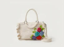 حقيبة يد كروشية أوف وايت مزينة بالزهور